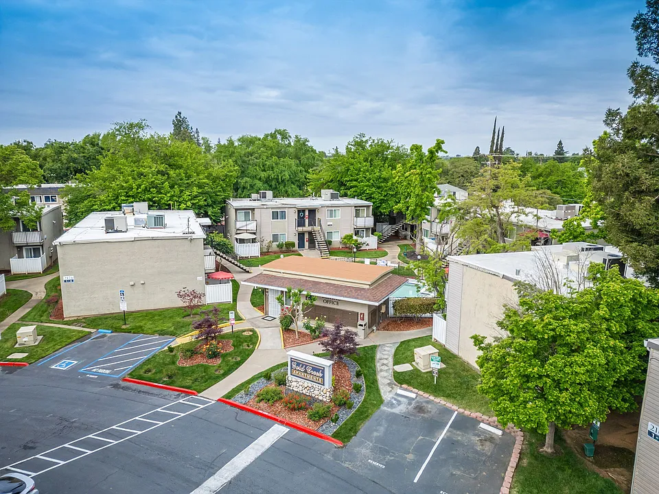Gold Creek Apartments