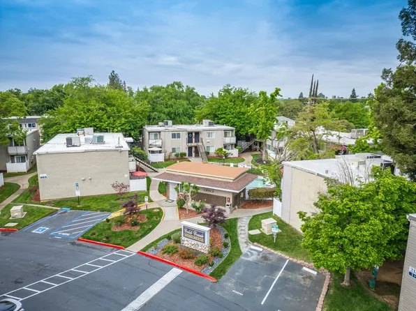 Gold Creek Apartments