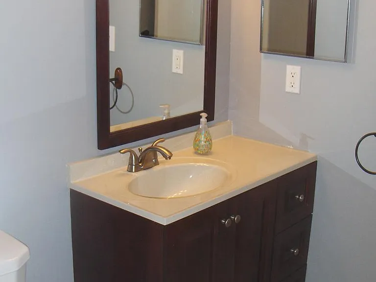 1ST FLOOR BATHROOM
