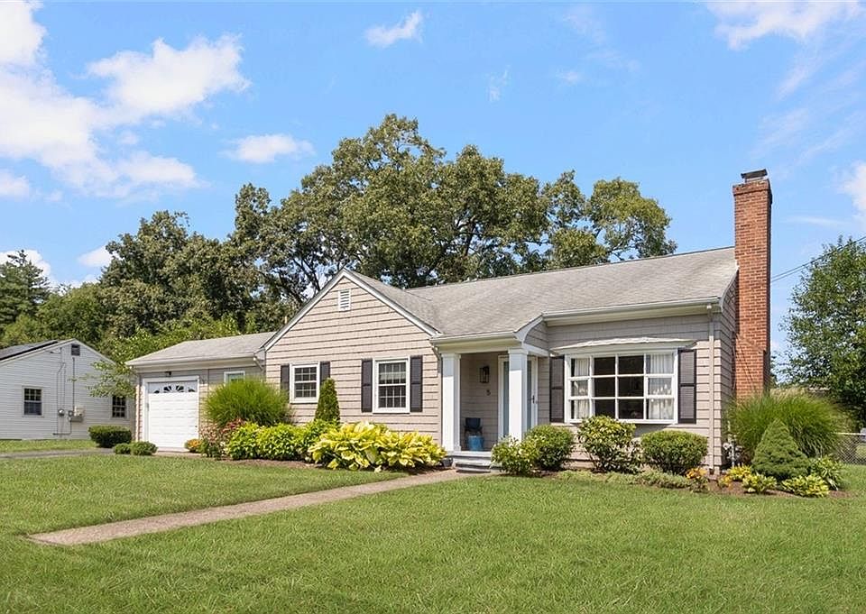 1st image of 5 Beverly Dr