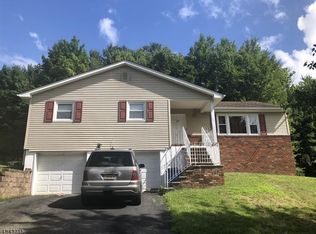 26 Schirra Dr, Wanaque, NJ