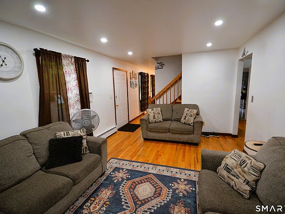 4th image of 430 Berkeley Rd