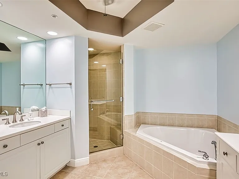2090 W 1st St #1810 — Photo 21