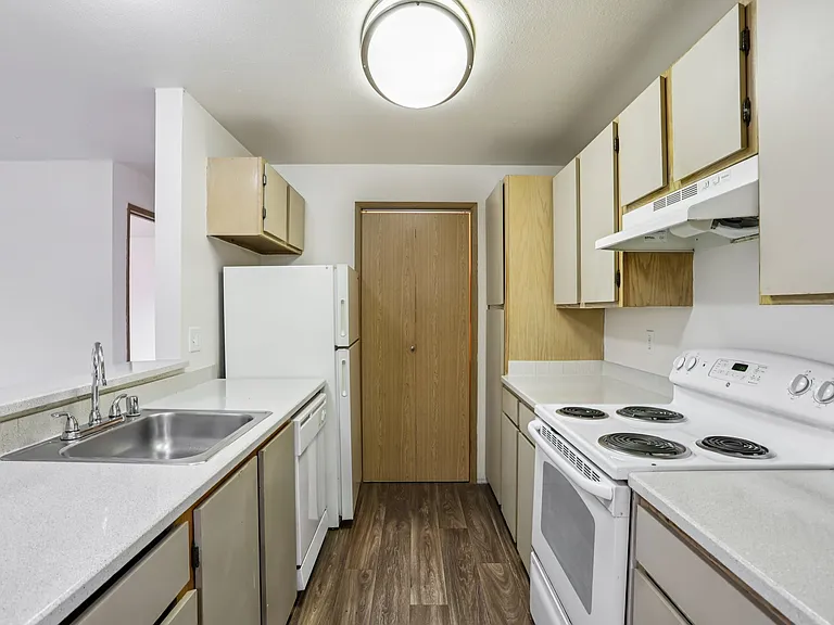 Poplar Lane Apartments — Photo 68