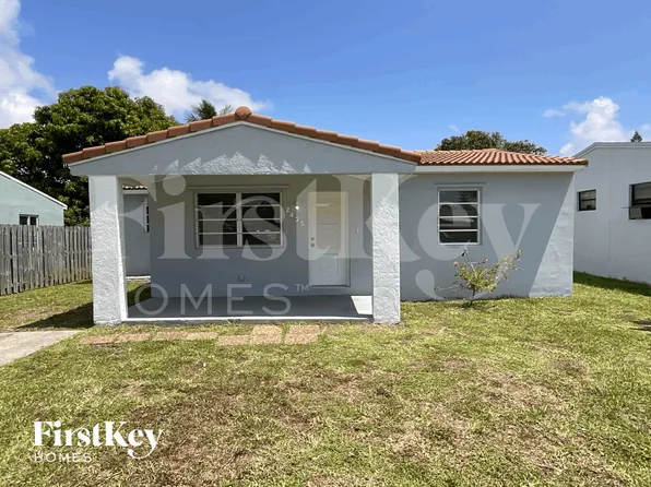 2435 Liberty St, Hollywood, FL 33020