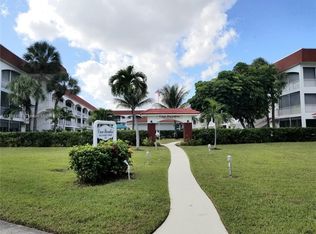 541 Blue Heron Dr APT 111, Hallandale, FL 33009