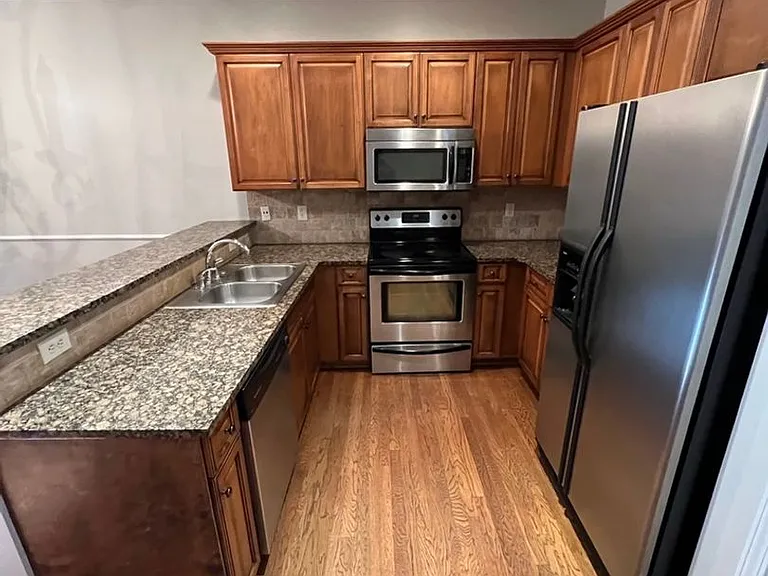 328 Amber Ln — Photo 4