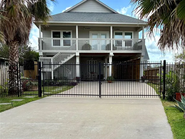 246 Debbie Ln, San Leon, TX 77539