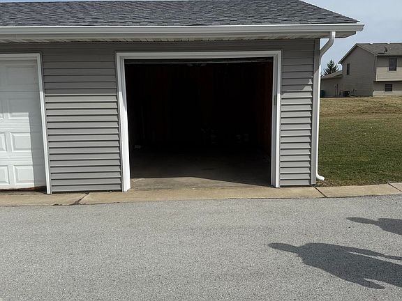 2nd image of 8244 Lincoln Cir APT D