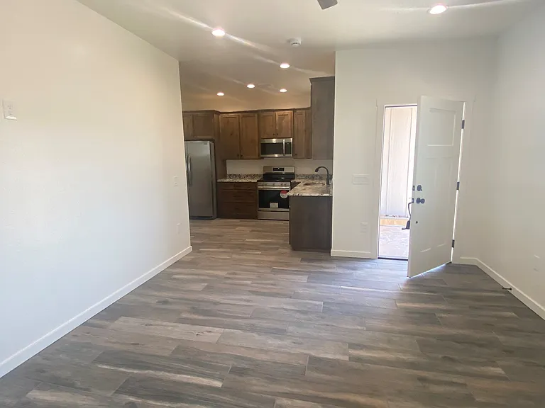 2094 W Sand Trap Ln #2 — Photo 9