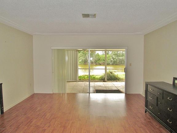4th image of 444 Thrush Dr