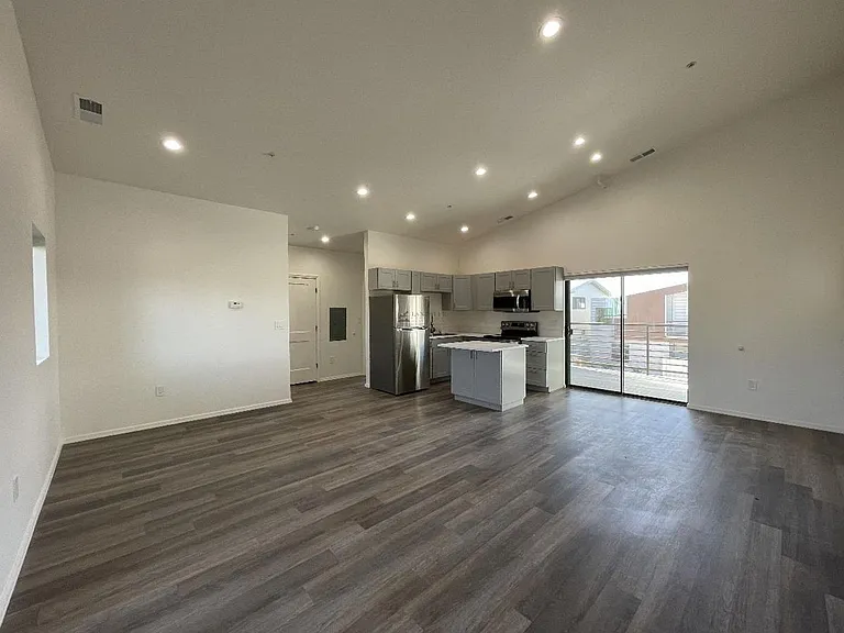 920 Shoofly St — Photo 2