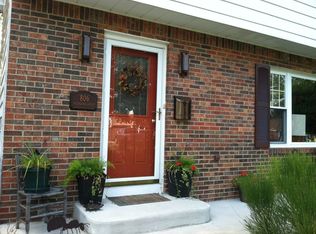 806 Highland Dr, Rossford, OH 43460