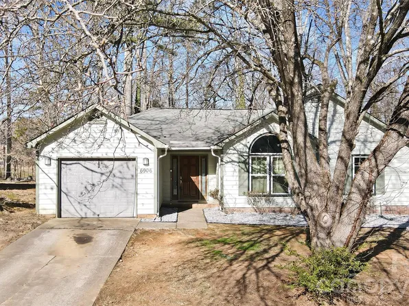 6906 Streamside Dr, Charlotte, NC 28212
