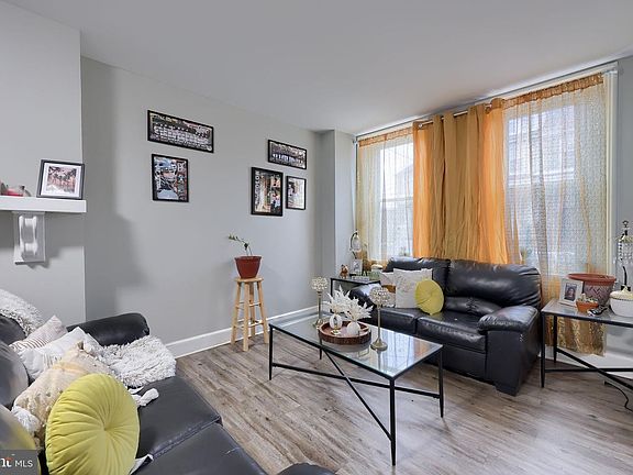 5th image of 332 Perry St