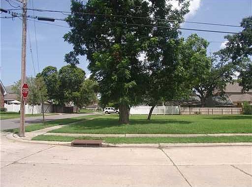 2nd image of 701 Atherton Dr