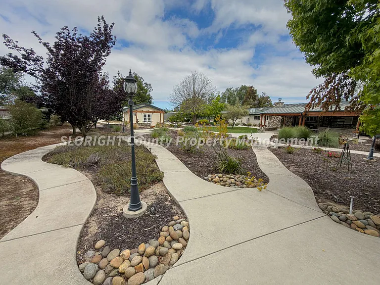 420 Sandwort Ln — Photo 37