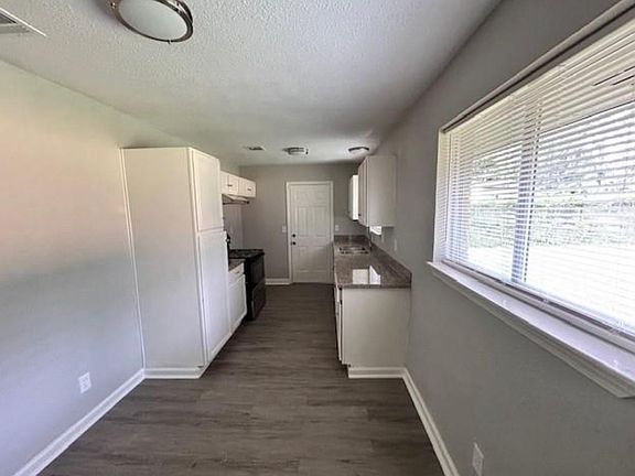 4th image of 11122 Dalebrook Dr