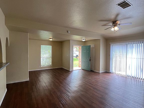 3rd image of 2628 Gwendolyn Ln APT A
