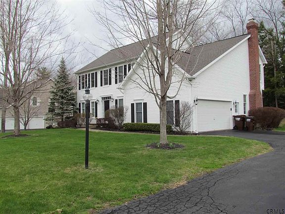 2nd image of 82 Gullane Dr