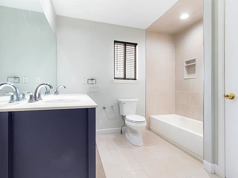 33 Green Valley Ct #33 — Photo 16