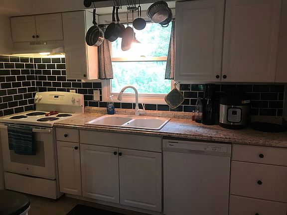 3rd image of 83 Dove Valley Ln