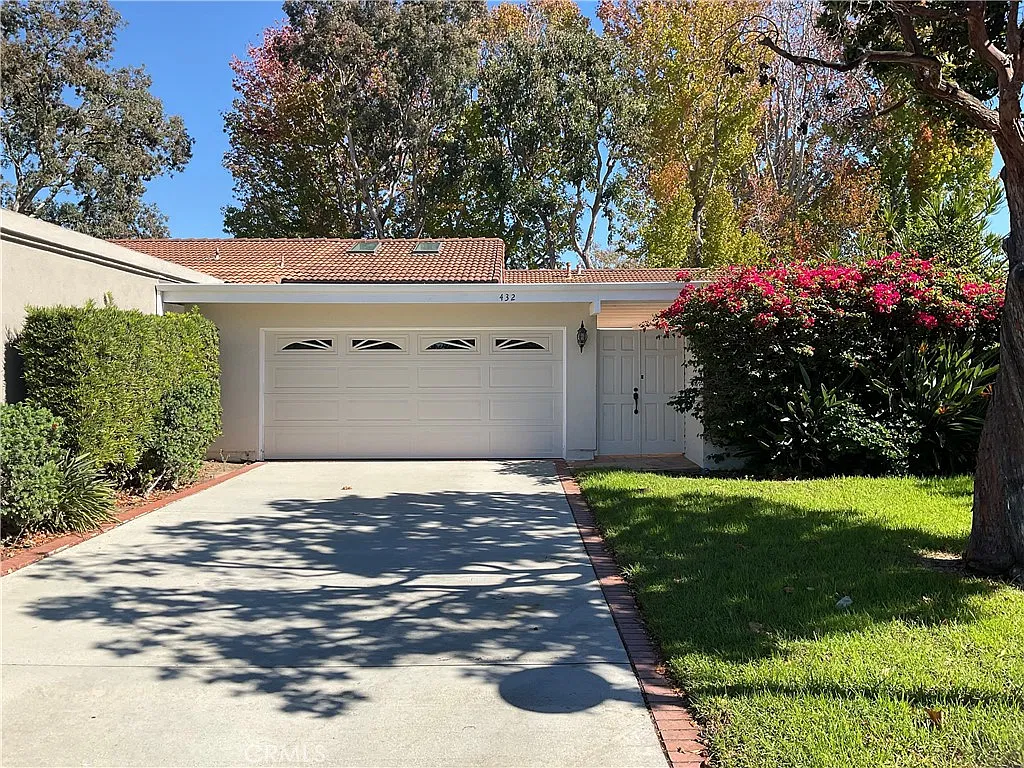 3 bed, 2113 sqft, $7,100 — Photo 1