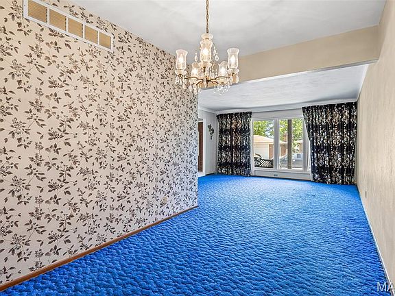 4th image of 4633 Villa Knoll Dr