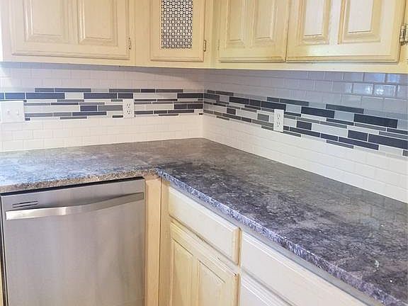 3rd image of 19278 Country Ln