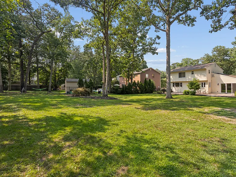 306 Candlewood Ln — Photo 36