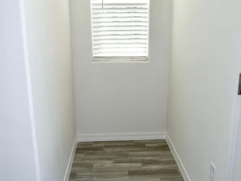 706 Grissom Dr — Photo 8