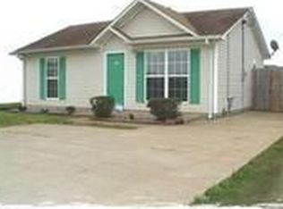 975 Stateline Rd, Oak Grove, KY 42262