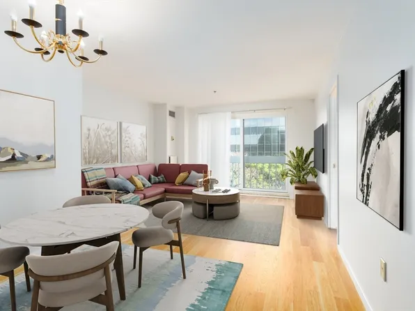950 Massachusetts Ave APT 504, Cambridge, MA 02139