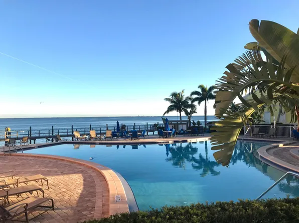 5121 Coquina Key Dr SE, Saint Petersburg, FL