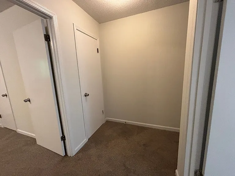 401 Chateau Dr SE — Photo 11