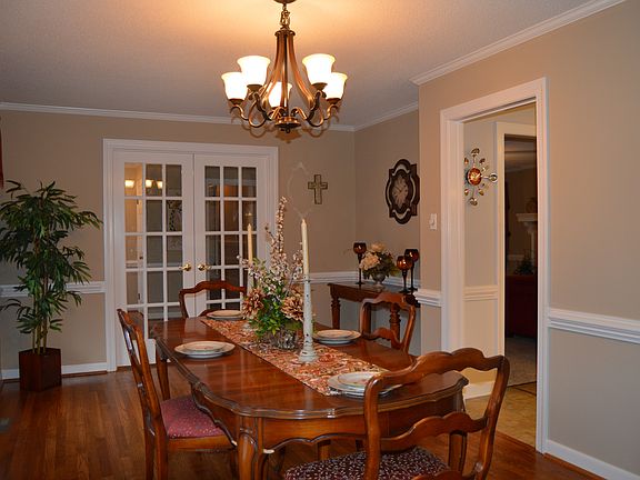 4th image of 204 Ashby Ln