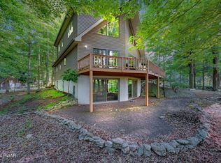 110 Valley Run Rd, Greentown, PA 18426