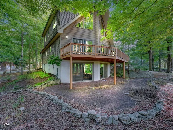 110 Valley Run Rd, Greentown, PA 18426