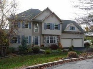 24 Chestnut Ridge Cir, Easton, PA 18042