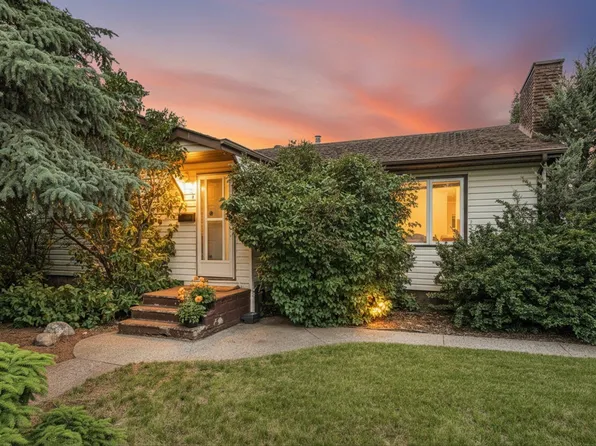 15612 83rd Ave NW, Edmonton, AB T5R 3T7