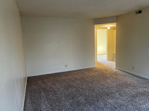4th image of 1055 N Buckman St APT 3