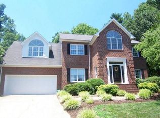 206 Charlotte Ann Ln, Hickory, NC 28601