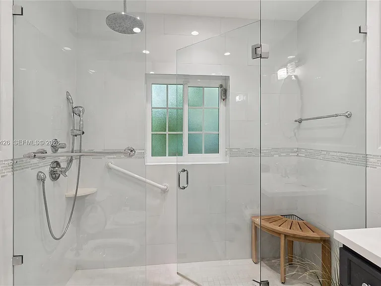 7511 Miami View Dr — Photo 10