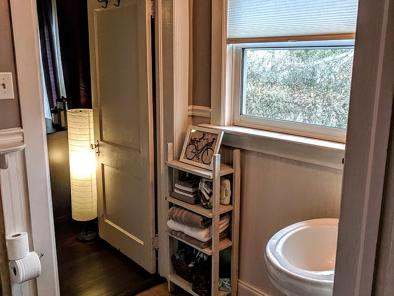 Second bathroom (jack and jill style between the two bedrooms)