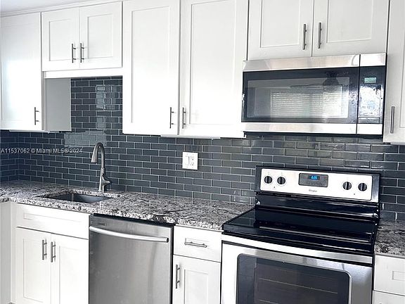 3rd image of 2731 Taft St APT 103