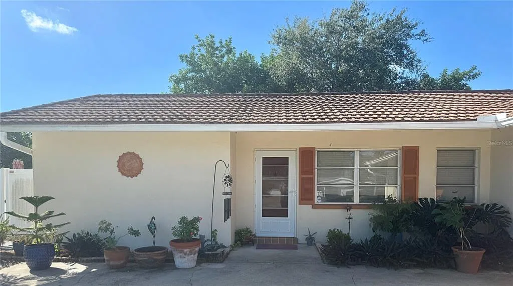 2 bed, 2.0 bath, 1582 sqft, $2,550 — Photo 1