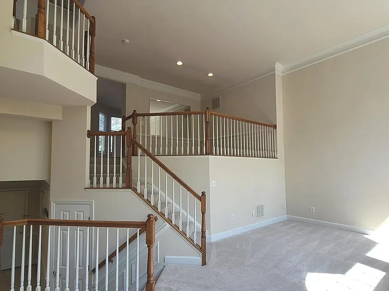 2511 Gadsby Pl — Photo 33