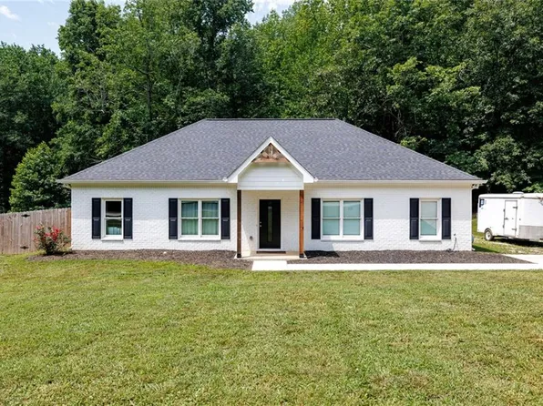 4072 Ponderosa Ln, Gainesville, GA 30506