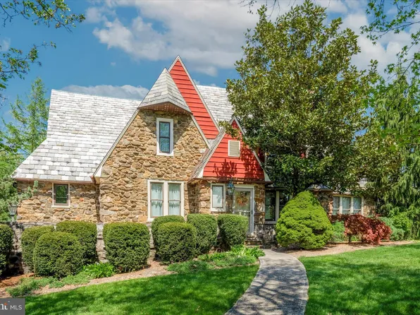 5535 Fairway Dr N, Reading, PA 19606