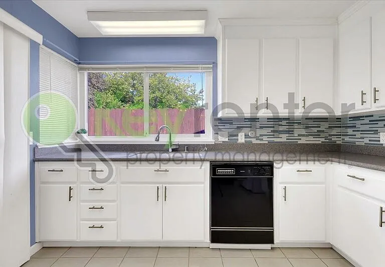 7005 Woodside Dr — Photo 14